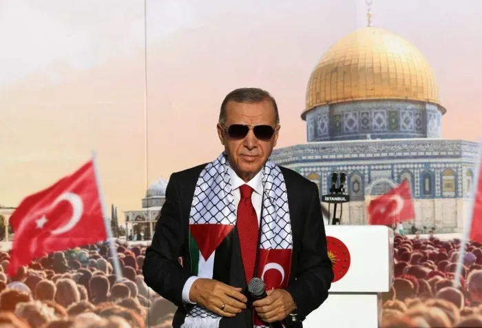 israilde-gundem-yine-turkiye-ust-duzey-toplanti-duzenlediler-korktuklarinin-gostergesi-1736409139059.jpg Başkan Recep Tayyip Erdoğan Büyük Filistin Mitingi'nde (AA)