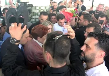 İYİ Parti lideri Meral Akşener ve İBB Başkanı Ekrem İmamoğlu'na tepki! Türbeye ayakkabıyla girmeye çalıştılar