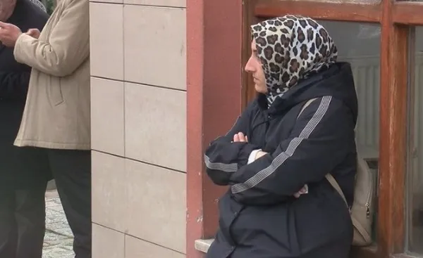 gozde-celeni-bicakla-katletmeden-once-vahsi-koca-3-secenek-sundu-ya-denize-atla-ya-benimle-gel-ya-da-1649420228545.jpg Gözde Çelen’i bıçakla katletmeden önce vahşi koca 3 seçenek sundu: Ya denize atla ya benimle gel ya da… - 6