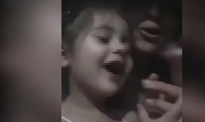 Betül Aşçı kuzenine zorla sigara içirmeye çalışmıştı! Görüntülere tepki yağıyor - 1