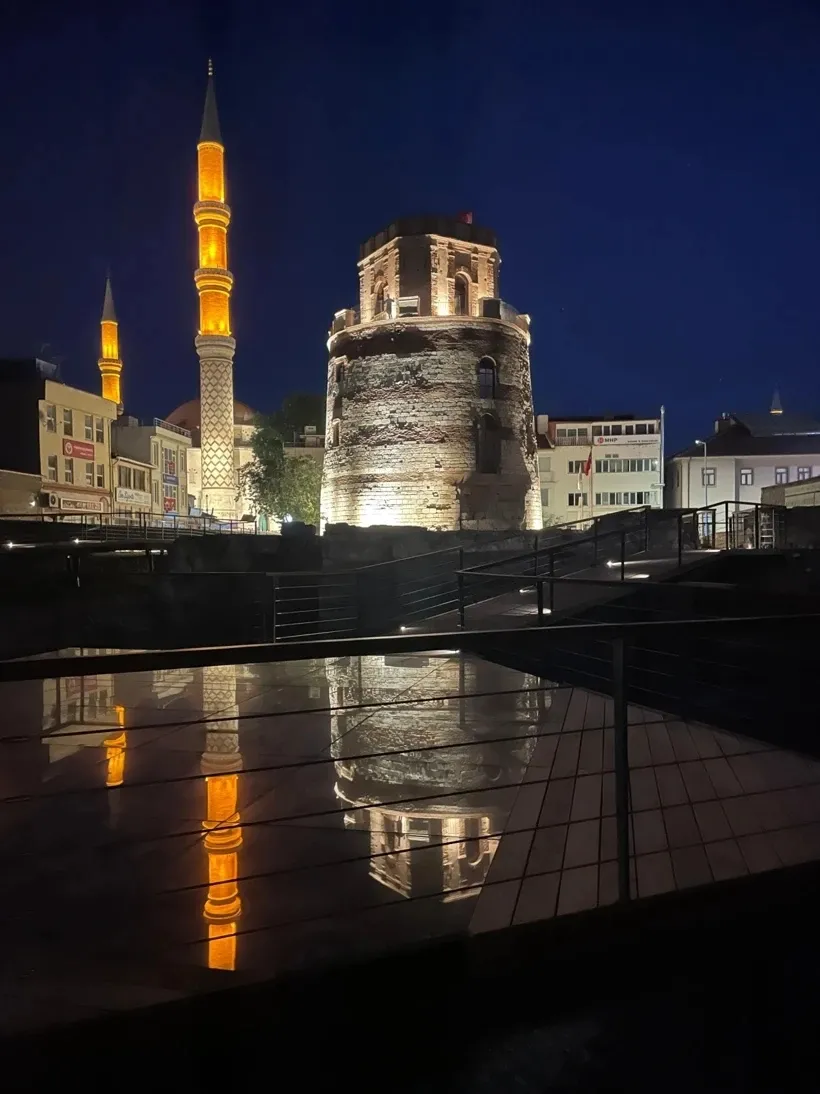 Bakan Ersoy paylaştı: Edirne’nin tarihi saat kulesi yeniden ziyarete açıldı - 3