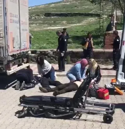 karsta-iki-kardesin-feci-olumu-sokak-ortasinda-kursuna-dizdi-1652796243722.jpg