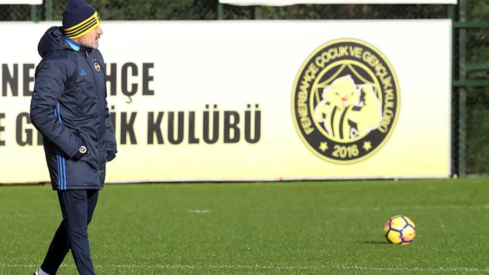 Aykut Kocaman, futbolcularına Bursaspor'u ezberletti