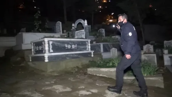 bursada-mezarlikta-aglayan-bebek-ihbari-polis-ekiplerini-harekete-gecirdi-1612683813170.jpg Bursa'da 'mezarlıkta ağlayan bebek' ihbarı polis ekiplerini harekete geçirdi - 2