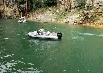 Brezilya'da teknelerin üzerine kaya düştü! Ölüler var