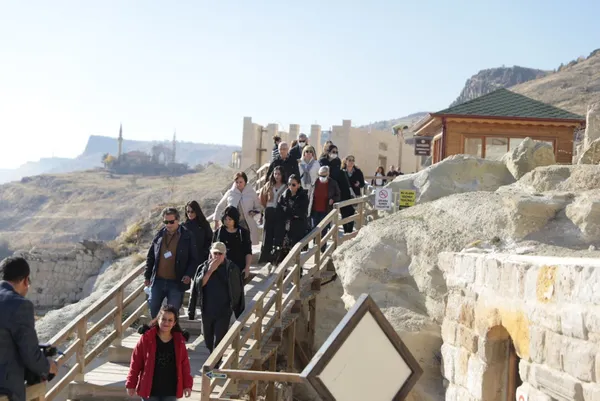 okul-arasi-turizme-yaradi-yerli-turistler-otelleri-dolduracak-1636521124563.jpg Okul arası turizme yaradı! Yerli turistler otelleri dolduracak - 3