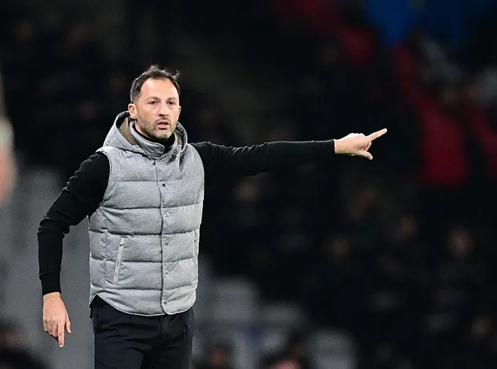 domenico-tedesco-ailemize-bu-kupayi-kazandirdigimiz-icin-cok-mutluyum-1768074697560.jpeg Fenerbahçe Teknik Direktörü Domenico Tedesco (AA)