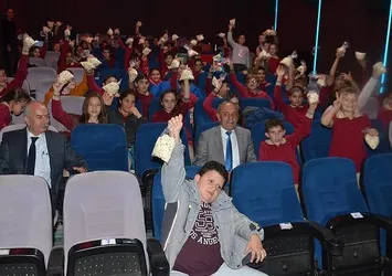Yüz binlerce öğrenci sinemayla buluştu