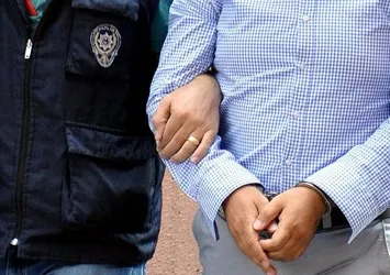 FETÖ soruşturması İZİAD Başkanı Seçilmiş gözaltına alındı