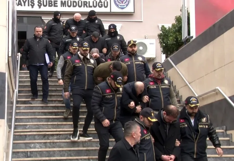 kubilay-kaan-kundakci-cinayetinde-kritik-gelisme-aleyna-kalayciogluna-tutuklama-talebi-1774292324351.jpg Kubilay Kaan Kundakçı cinayetinde kritik gelişme! Aleyna Kalaycıoğlu dahil 7 kişi tutuklandı - 1