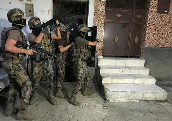 Son dakika: Adana'da "şafak vakti" operasyon!