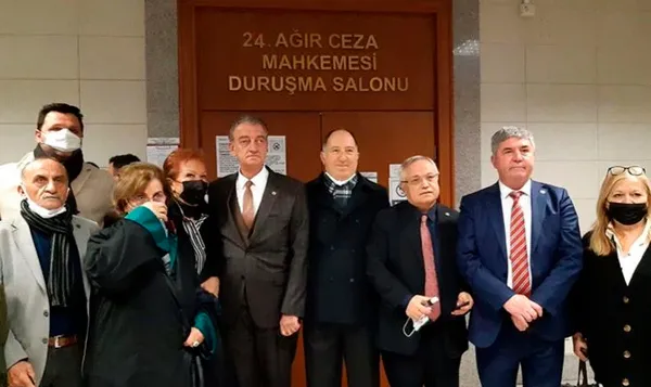 son-dakika-montro-bildirisi-davasinda-sicak-gelisme-12-amiralin-rutbelerinin-sokulmesi-istendi-1665128224583.jpg Son dakika: Montrö bildirisi davasında sıcak gelişme! 12 amiralin rütbelerinin sökülmesi istendi - 1