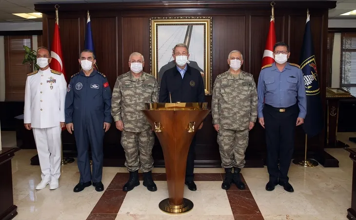 son-dakika-bakan-akar-ve-komuta-kademesinden-onemli-inceleme-1597400329697.jpg Son dakika: Bakan Akar ve komuta kademesinden önemli inceleme - 1