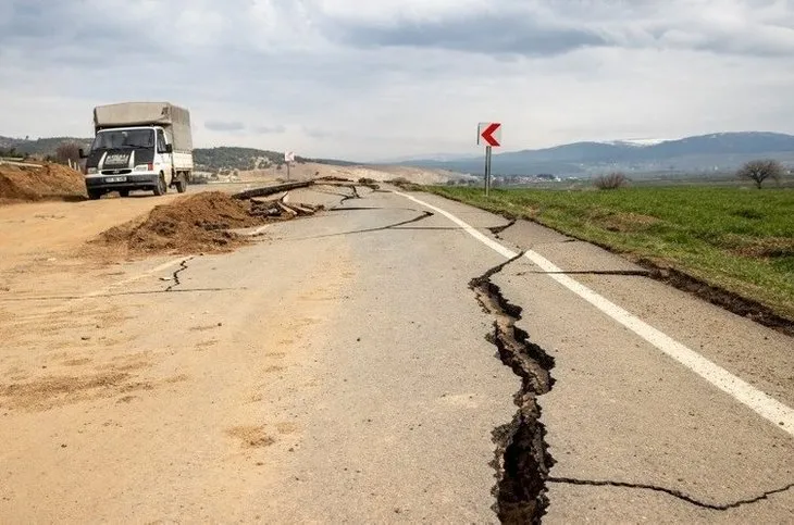 Kandilli’den korkutucu tespit! Yıkıcı depremin ardından 7-8 metre kayma olduğu ortaya çıktı