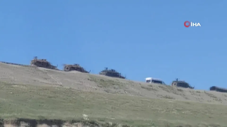 Van’da askeri araç devrildi: 3 asker yaralı