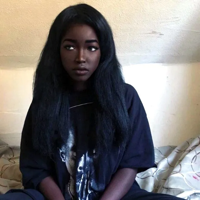 Gören oyun karakteri sandı! Gözlerinin rengi hayran bıraktı