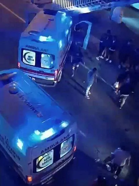 d-100de-korkunc-kaza-iett-otobusu-2-kadina-carpti-1699217315761.jpeg D-100'de korkunç kaza! İETT otobüsü 2 kadına çarptı - 1