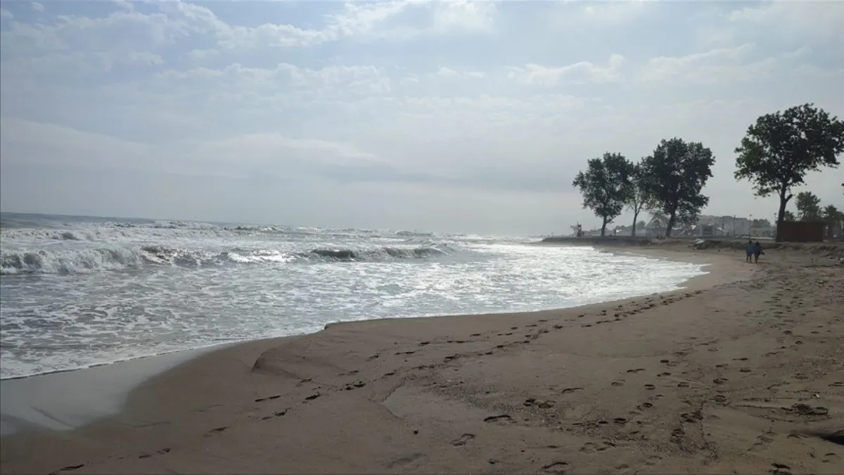 Sakarya ve Zonguldak'ta denize girişler yasaklandı