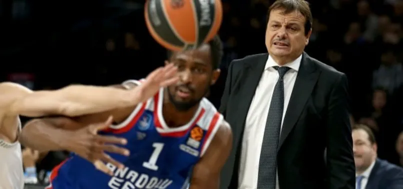 Anadolu Efes Yunan devine acımadı