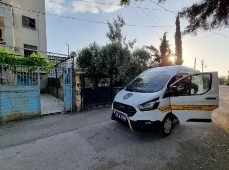 adanada-gozu-donen-kadin-dehset-sacti-once-esinin-basina-sopayla-vurdu-sonra-bicakladi-1653284913514.jpg Adana’da gözü dönen kadın dehşet saçtı! Önce eşinin başına sopayla vurdu sonra bıçakladı - 2