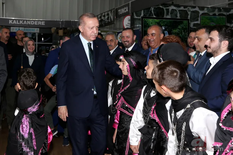 Başkan Erdoğan, Rize Tanıtım Günleri stantlarını tek tek ziyaret etti 15