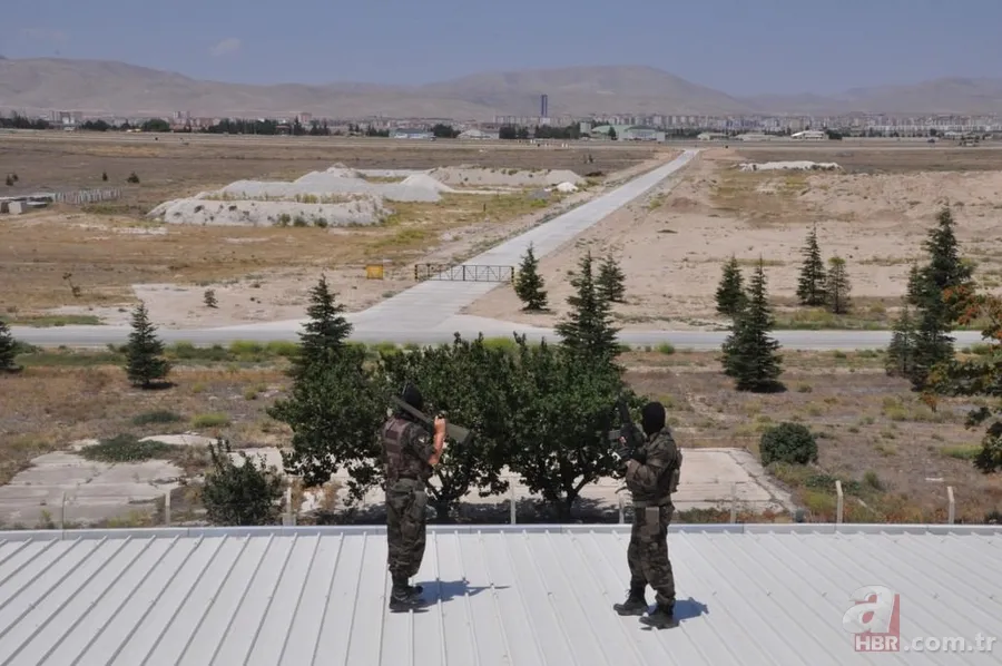 Keskin nişancılar jet üssünde 'kuş uçurtmuyor' 9