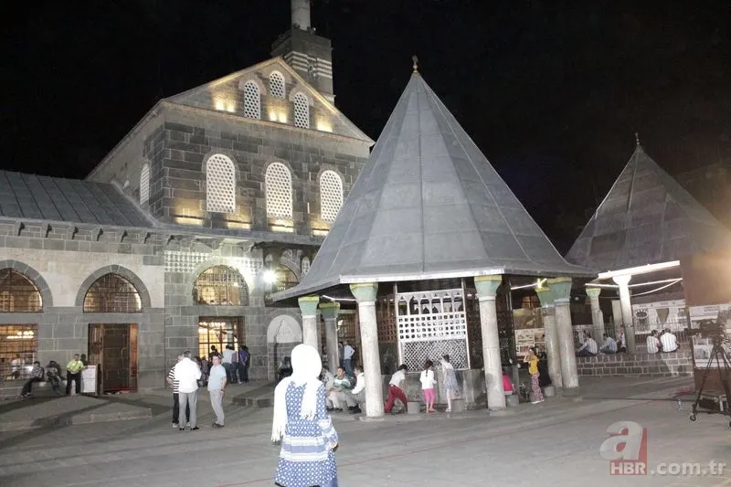 Arefe Günü hangi sureler, dualar okunur? Arife Günü ibadetleri nelerdir? İhlas, Fatiha, Nas, Felak sureleri! 20