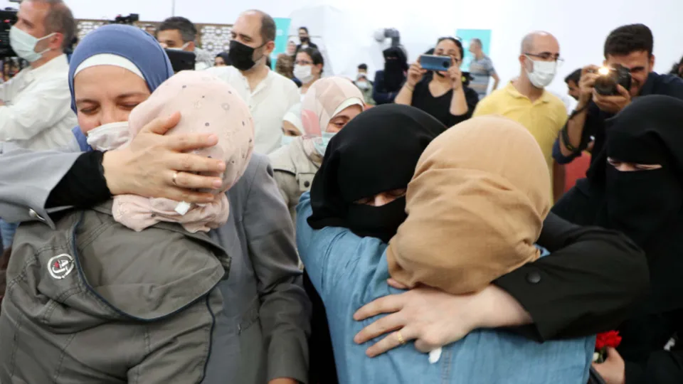 Son dakika | 10 yıl süren hasret sona erdi! Savaşın dağıttığı Suriye'de yürek yakan anlar