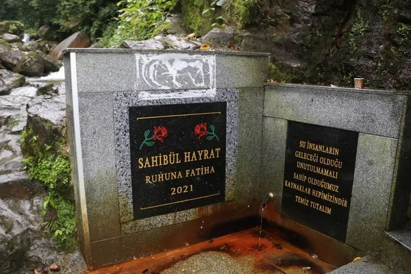 rizede-zehir-icmek-icin-kuyruga-girdiler-il-saglik-mudurlugu-uyardi-vatandas-inanmadi-1660896843657.jpg Rize’de zehir içmek için kuyruğa girdiler! İl Sağlık Müdürlüğü uyardı vatandaş inanmadı - 1