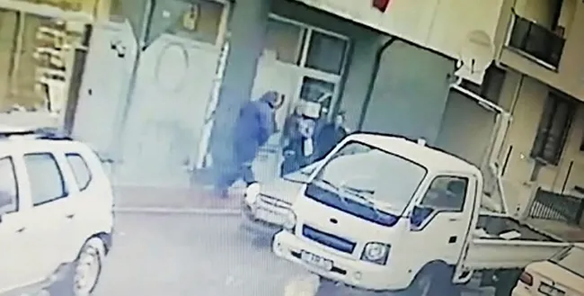 Çanakkale'de bir kız çocuğu ile 4 kadını elle taciz eden apartman görevlisi yakalandı - 3