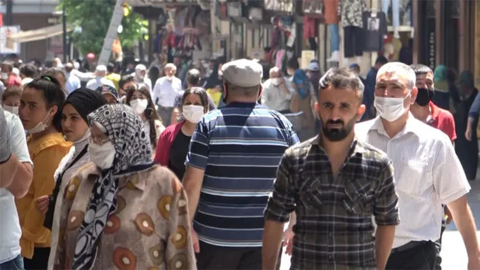 Gaziantep sosyal mesafe kuralına en az uyan il oldu, görüntüler tedirgin etti - 1