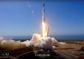 SpaceX uzaya 53 Starlink uydusu fırlattı! İşte fırlatma anının görüntüleri