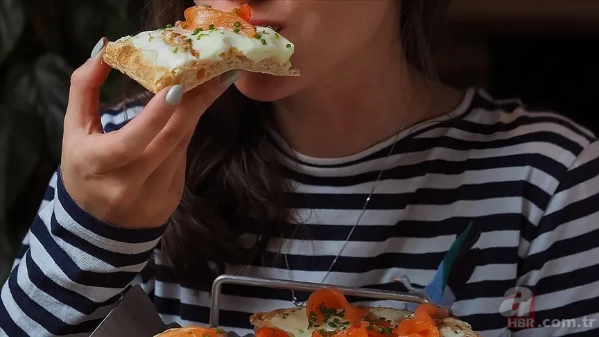 Isıtmak bile kurtarmıyor! Mikrobiyologlar yememeniz gereken artık yemekleri açıkladı 6