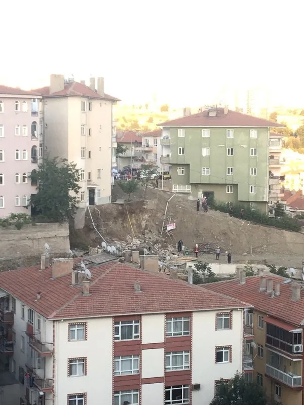 Son dakika: Ankara'da alarm! Çankaya ilçesinde bir binada toprak kayması oluştu - 5