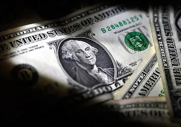Dolar 3.70'in altında