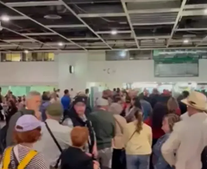 ispanya-ve-portekizde-elektrik-sebekesi-coktu-1745840583624.jpg Foto : X