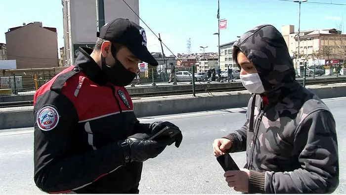 İstanbul'da koronavirüs tedbirlerine uymayan 2 bin 748 kişiye 1 milyon 811 lira ceza kesildi - 3