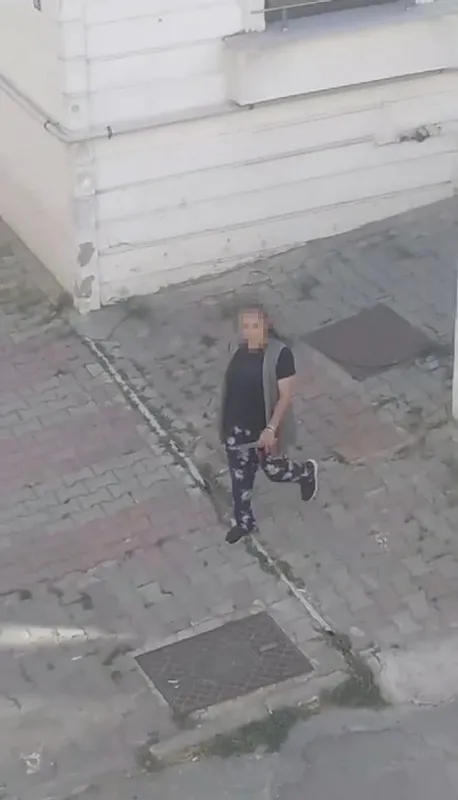 Pendik’te gürültüden rahatsız oldu: Bıçakla kovaladı - 1