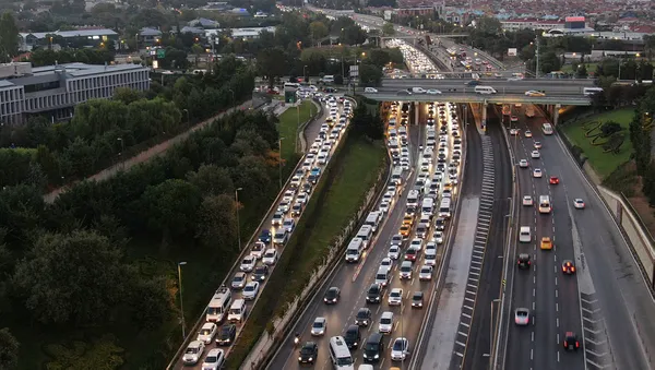 İstanbul haftanın ilk iş gününe yoğun trafikle başladı - 6