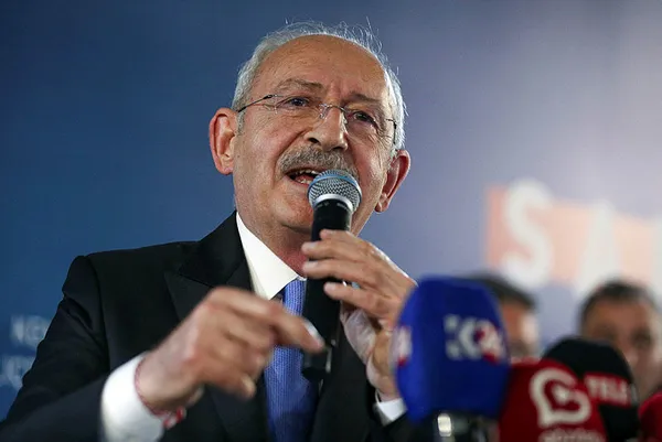 kemal-kilicdarogluna-saati-12-bin-dolarlik-ucak-1681330016166.jpg 7'li koalisyonun Cumhurbaşkanı Adayı Kemal Kılıçdaroğlu'na saati 12 bin dolarlık uçak! - 2