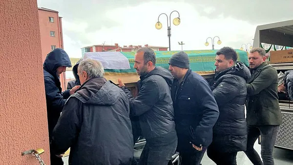 rizede-hemsire-enise-gursoyun-olumune-sebep-olan-surucu-tutuklandi-1675089889857.jpg Rize'de hemşire Enise Gürsoy'un ölümüne sebep olan sürücü tutuklandı! Kaza anı kamerada - 2