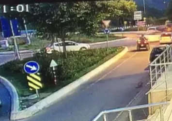 İstanbul'da feci kaza! Metrelerce savruldu, protez bacağı koptu