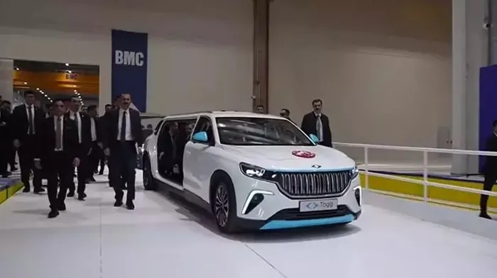 Başkan Erdoğan özel üretim TOGG aracında