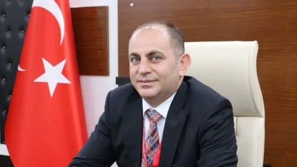 orhan-cimen-kimdir-doc-dr-orhan-cimen-kimdir-kac-yasinda-gorevden-alindi-mi-1634888062045.jpg Orhan Çimen kimdir? Doç. Dr. Orhan Çimen kimdir, kaç yaşında, görevden alındı mı? - 1