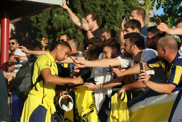 samsunspor-fenerbahce-canli-izle-21-agustos-samsunspor-fb-maci-anlik-kesintisiz-full-hd-4k-sifresiz-izleme-lin-1692637059670.jpg Samsunspor-FB maç sonucu | 21 Ağustos Samsunspor-Fenerbahçe maçı kaç kaç bitti? - 1