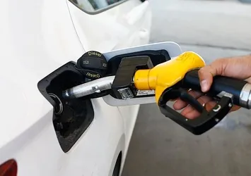 Benzine 9 kuruş zam geldi