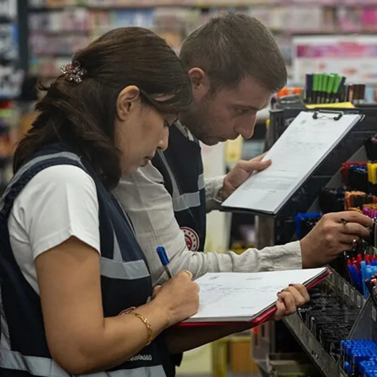 Ticaret Bakanlığı velileri kırtasiye alışverişinde uyardı! Üretici bilgisi, kullanım talimatı ve yaş işareti kontrol edilmeli