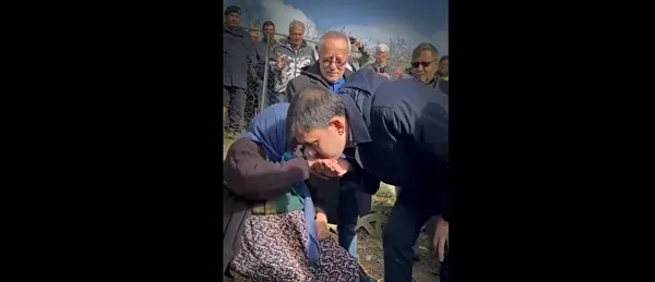 bakan-kurum-depremzedeleri-ziyaret-etti-sozumuz-soz-sizin-yuzunuzu-guldurecegiz-1669637570399.jpg Bakan Kurum depremzedeleri ziyaret etti! “Sözümüz söz sizin yüzünüzü güldüreceğiz” - 6