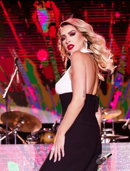 Anneleri Gülnihal Açıkgöz’ün intihara teşebbüsü Hadise ile kardeşleri arasında kriz çıkarmıştı! 4 yıl sonra buzlar eridi! Hadise ve ablası Hülya barıştı 5