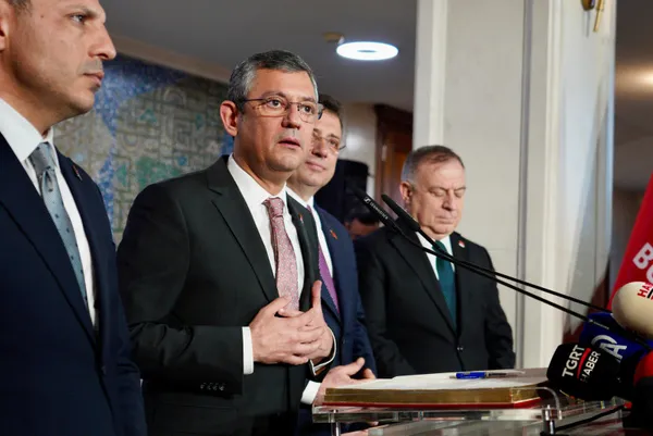 CHP Genel Başkanlarının genel huyu: Namus ve şeref sözünü yutmak! Fırdöndü Özel'den "ön seçimcik" listesi - 7